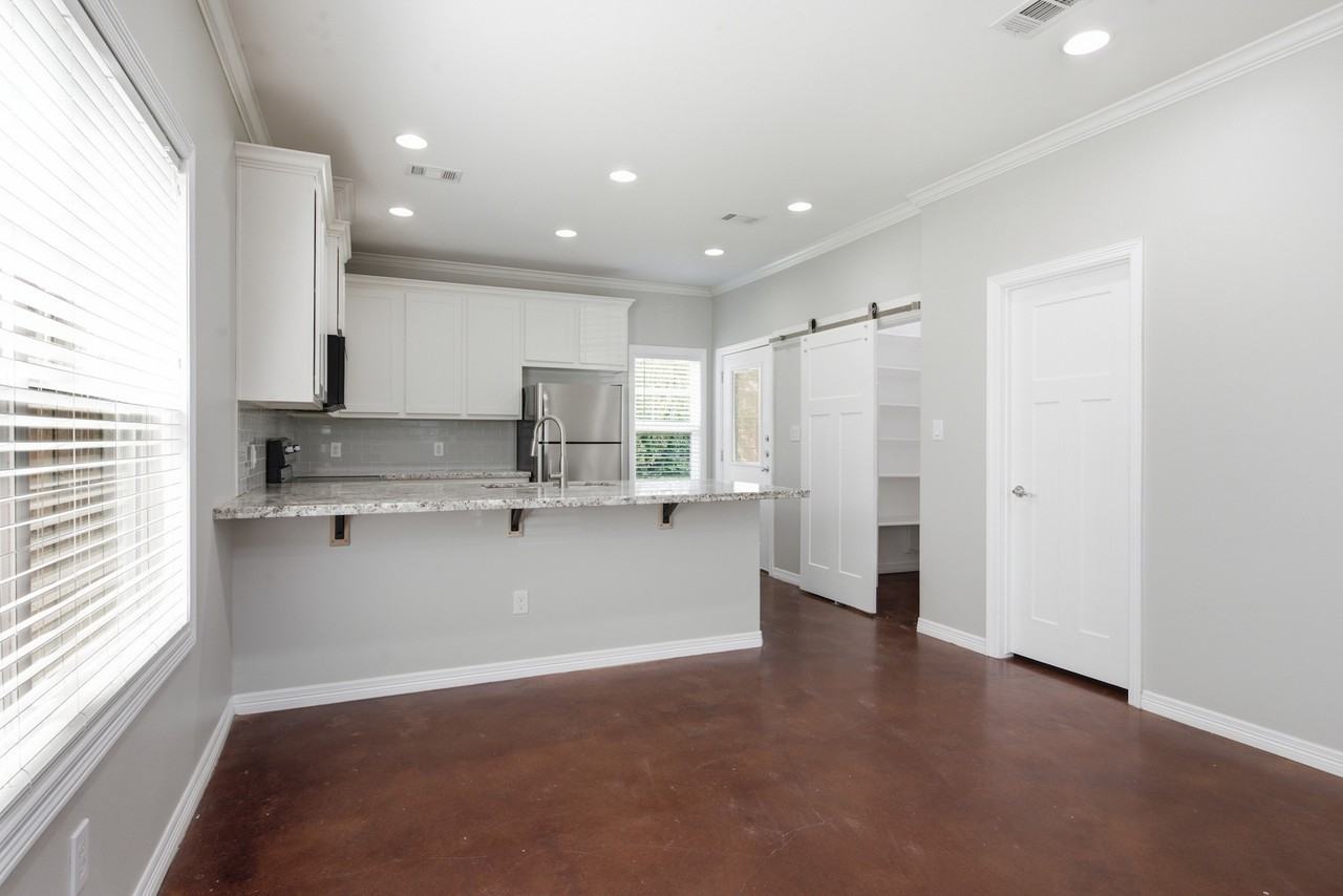 515 Olive St #1 - Photo 5 of 21