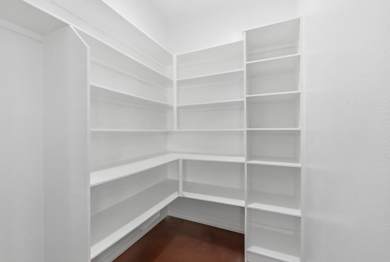 515 Olive St #1 - Photo 7 of 21
