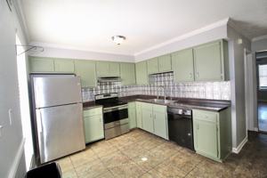 featured image of 104 4th Ave #1