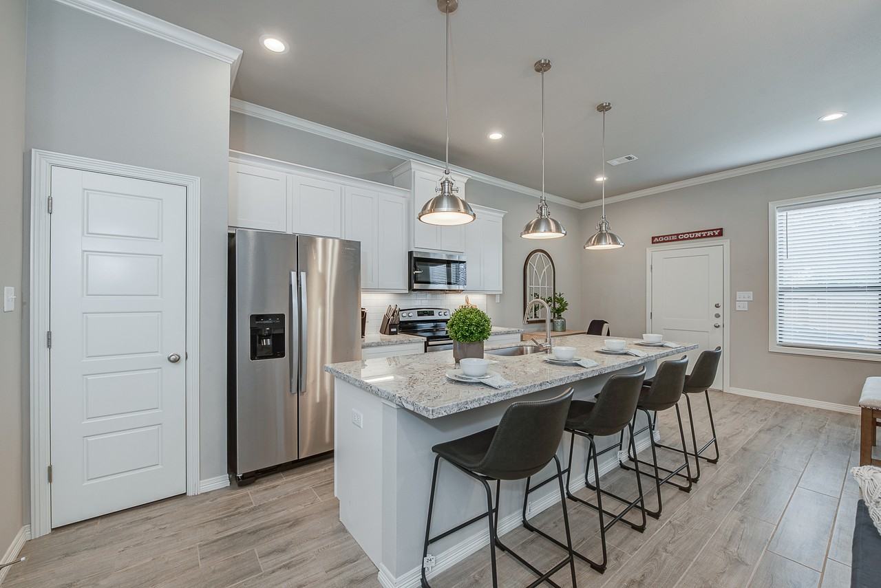 4103 Oaklawn St - Photo 4 of 14