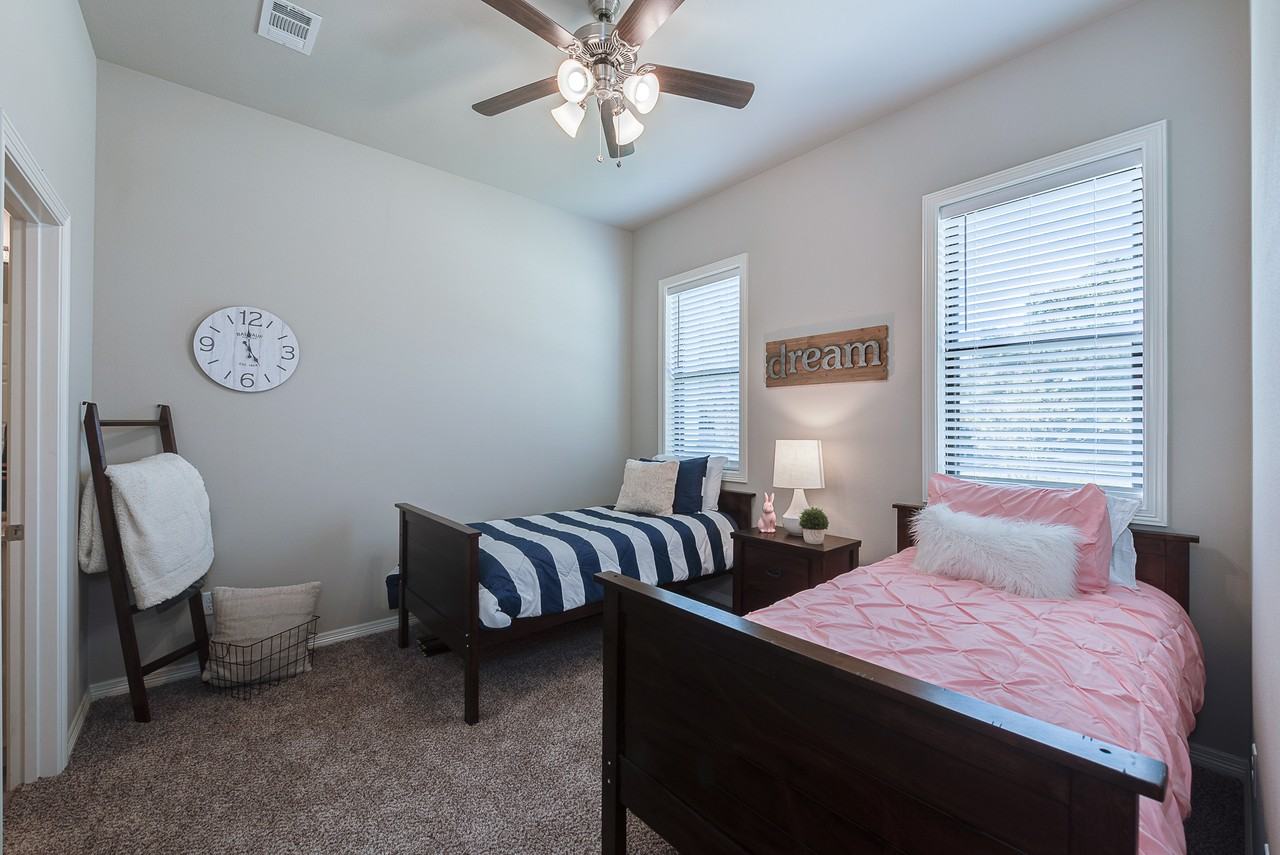 4103 Oaklawn St - Photo 5 of 14