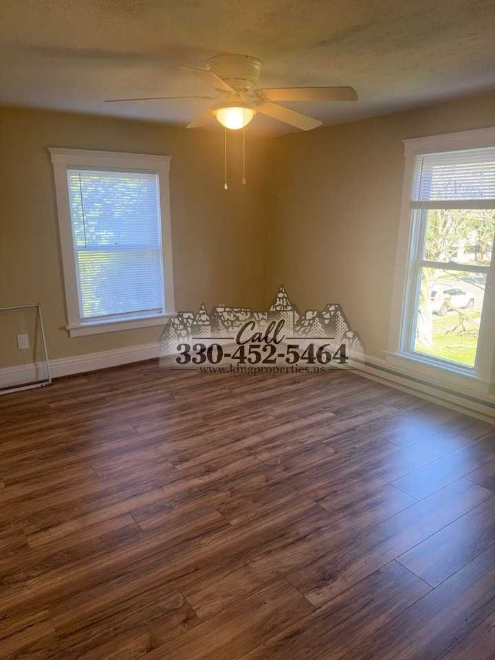 802 Bedford Ave Sw #2 - Photo 3 of 5