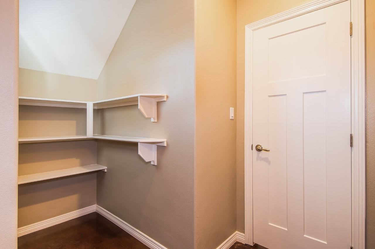 601 Olive St #1 - Photo 7 of 15