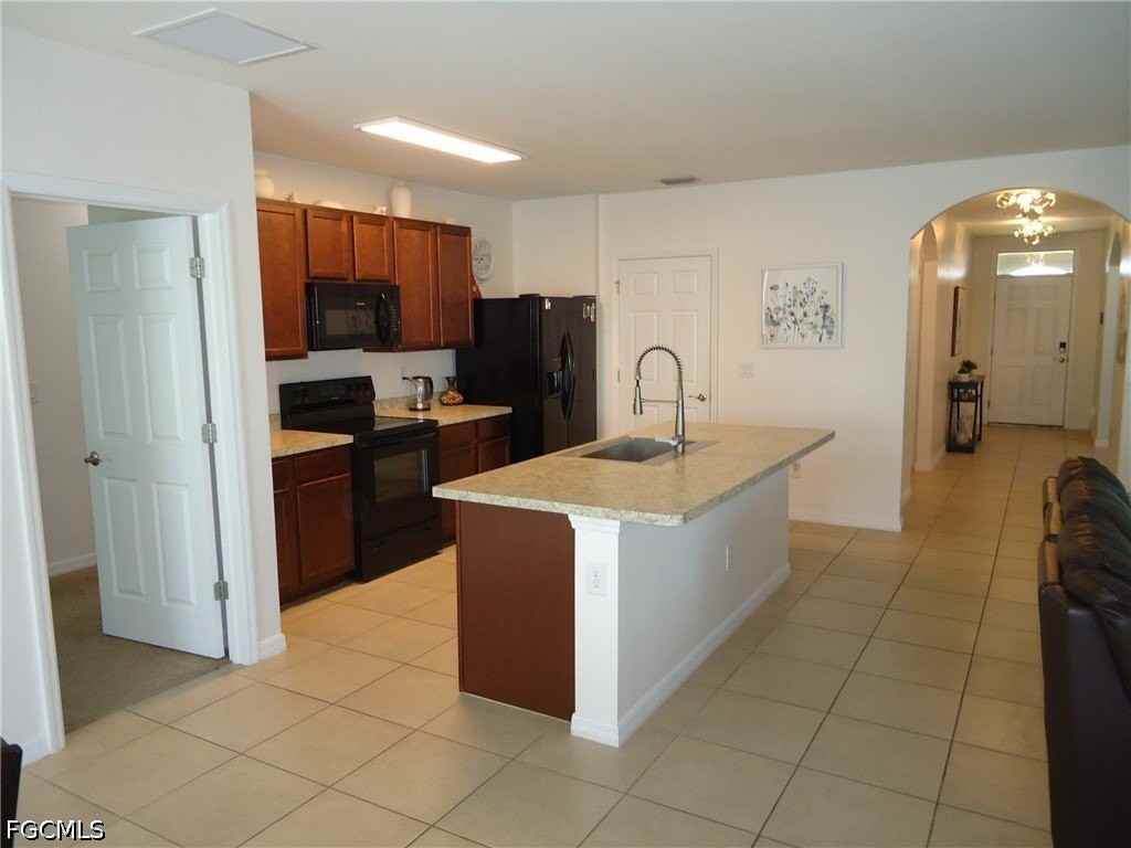 2420 Nw 9th St - Photo 4 of 17