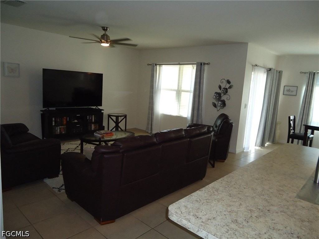 2420 Nw 9th St - Photo 6 of 17