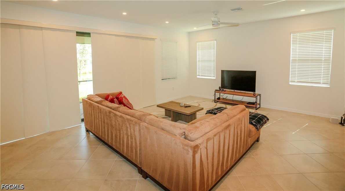 14629 Palamos Cir - Photo 3 of 31