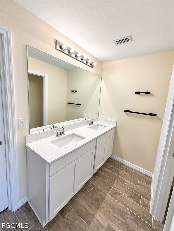 2113 Ne 23rd Ter - Photo 6 of 12
