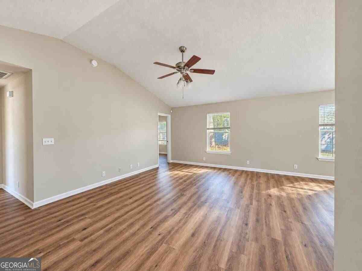 111 Sago Palm Dr - Photo 5 of 24
