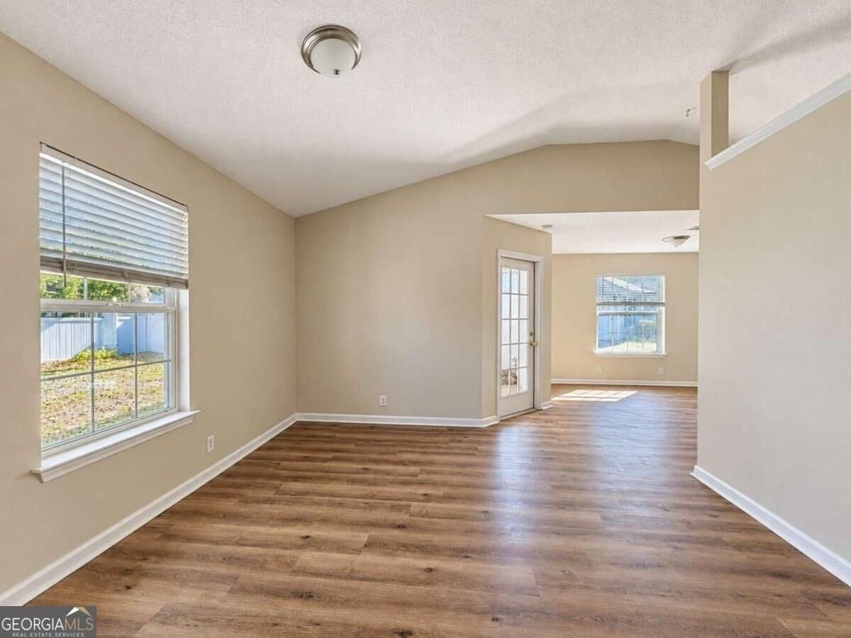 111 Sago Palm Dr - Photo 6 of 24