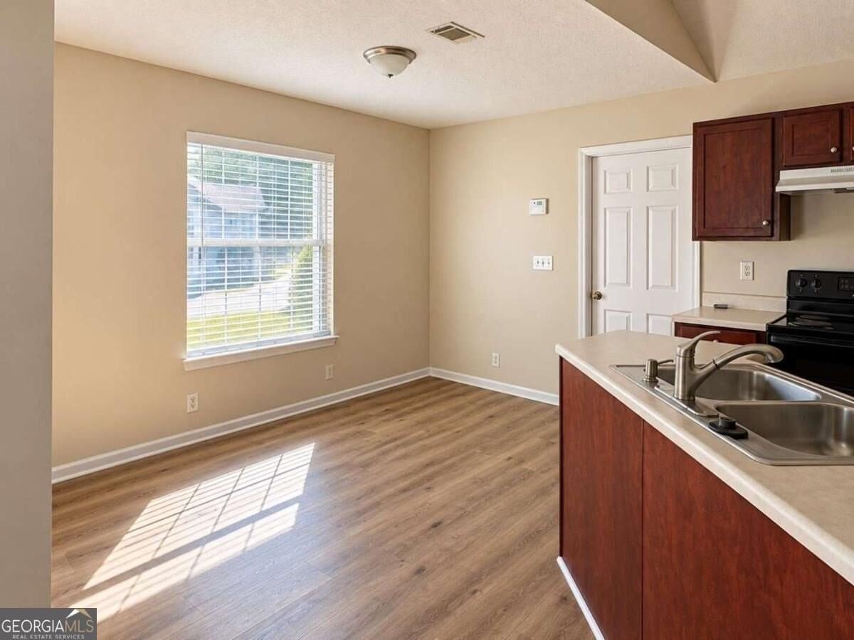 111 Sago Palm Dr - Photo 7 of 24