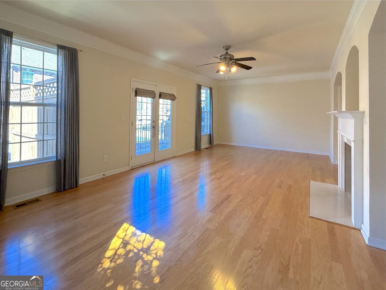 10507 Holliwell Ct - Photo 4 of 34
