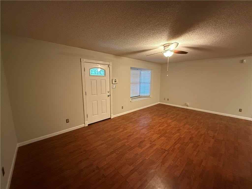 1001 Caroline Ave - Photo 7 of 11