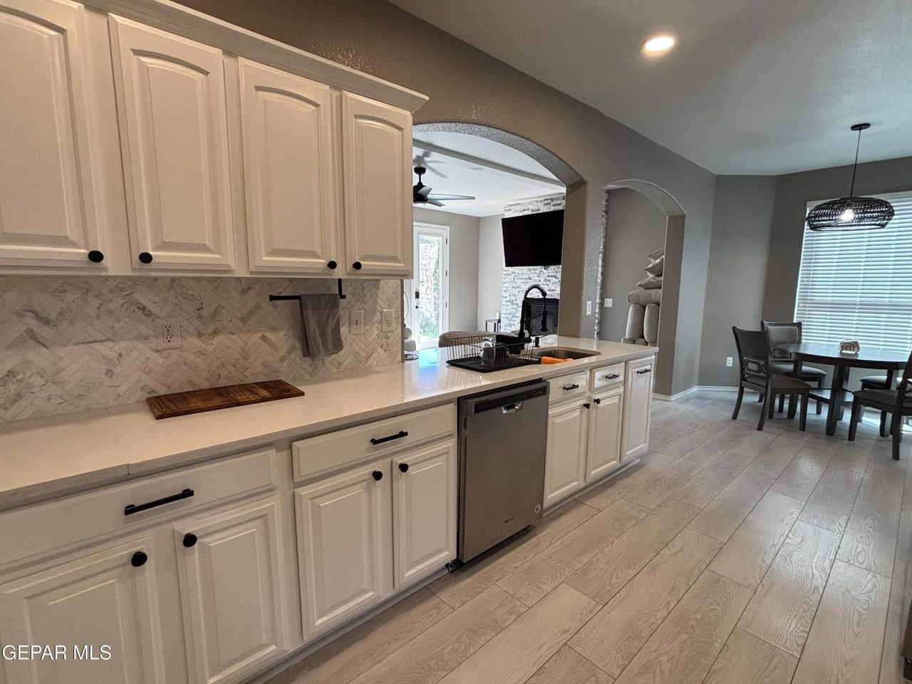 6408 Franklin Gate Dr - Photo 6 of 29