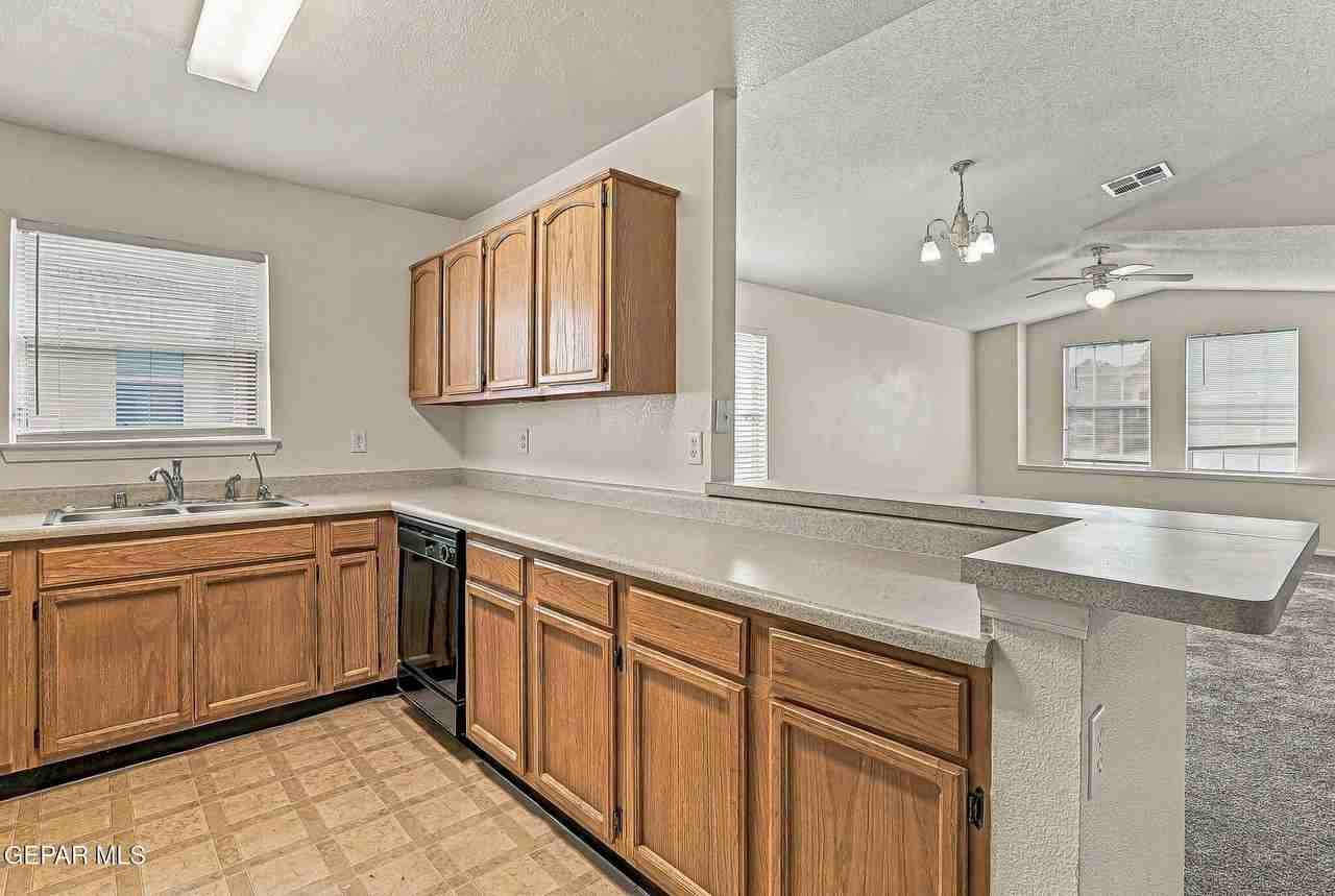 11200 William Mccool St - Photo 5 of 28