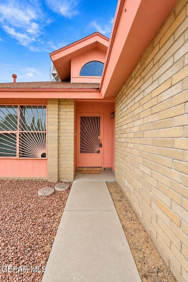 11801 Priscilla Cir - Photo 6 of 37