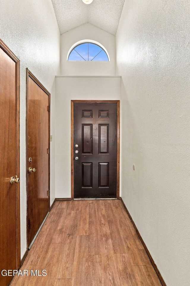11801 Priscilla Cir - Photo 7 of 37