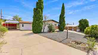 208 Carnival Dr - Photo 1 of 1
