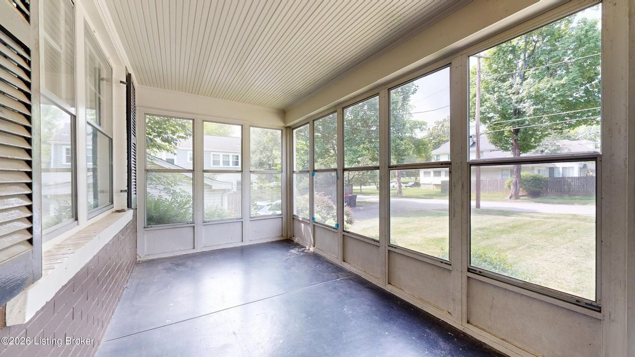 299 Winton Ave - Photo 3 of 34
