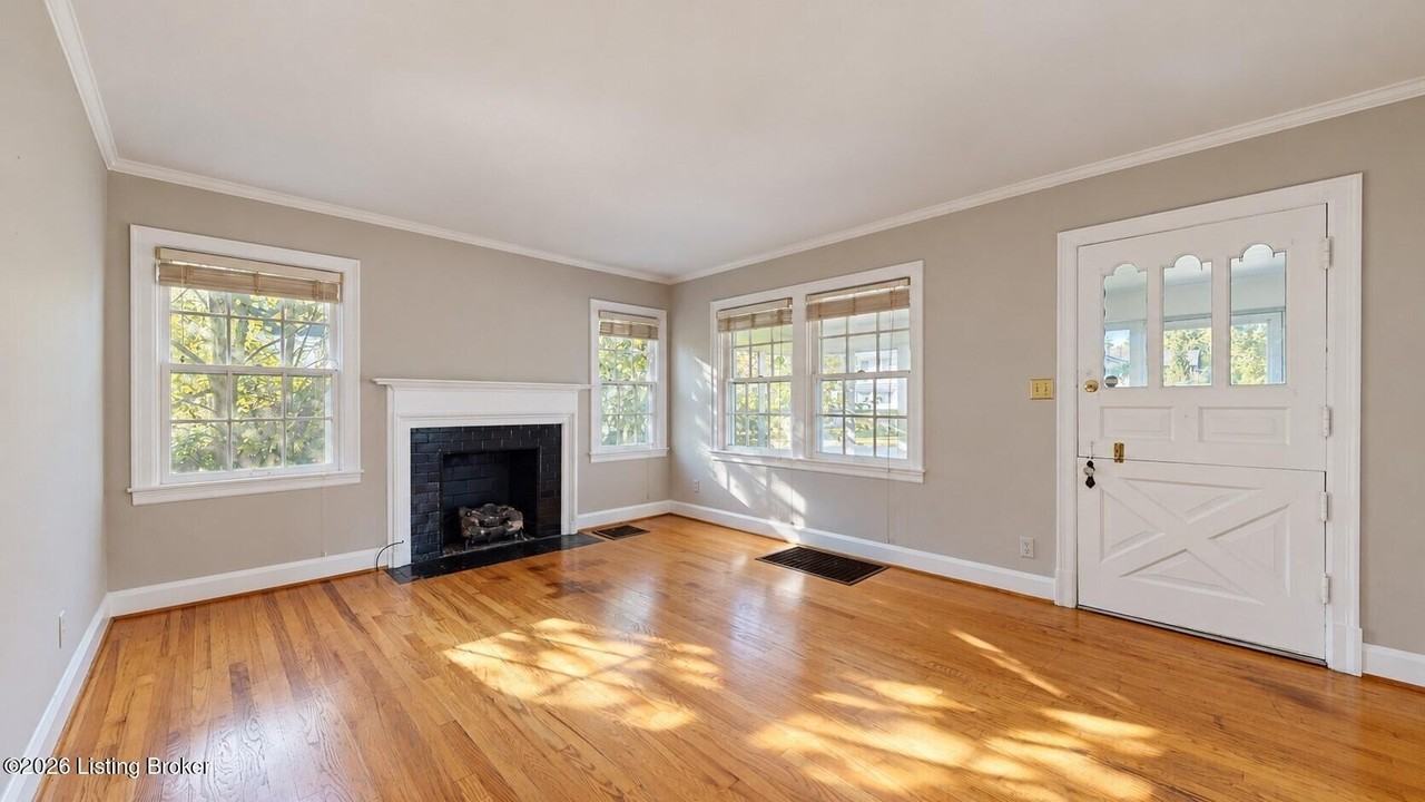 299 Winton Ave - Photo 6 of 34