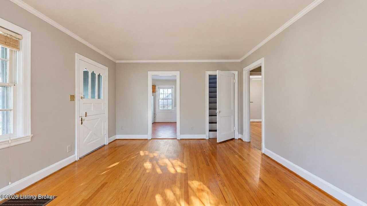 299 Winton Ave - Photo 7 of 34