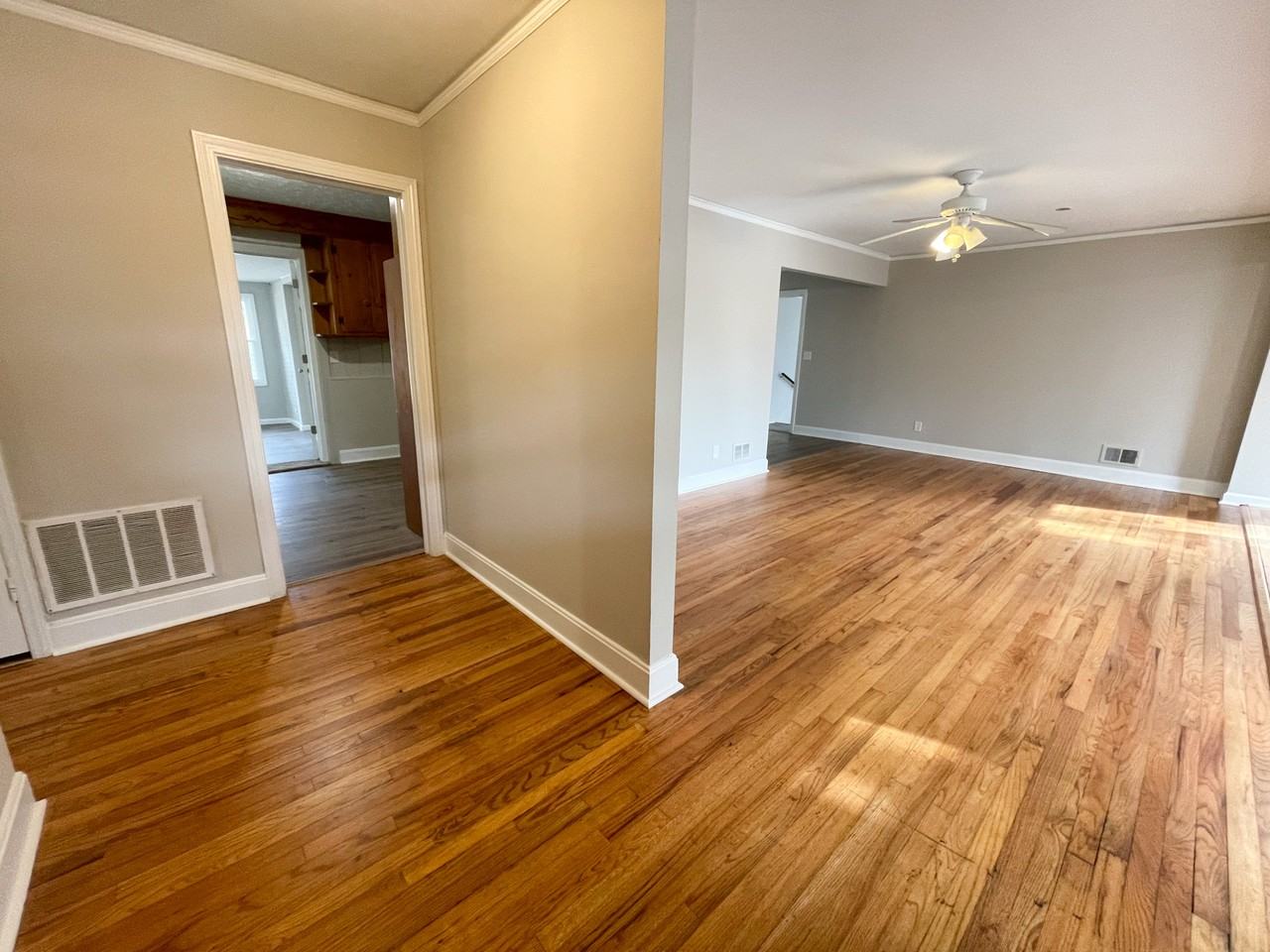 1842 Evelyn St #1 - Photo 3 of 43