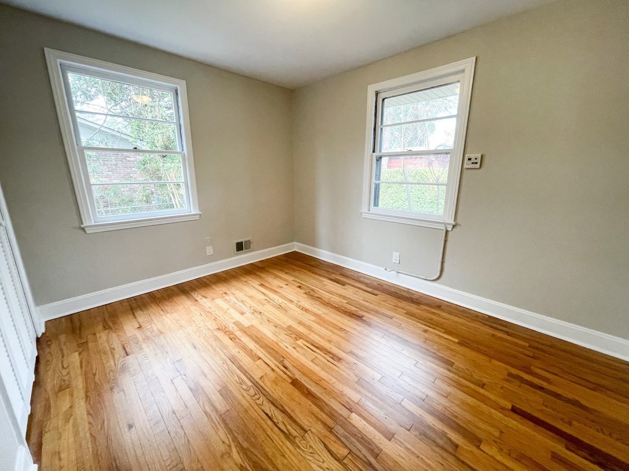 1842 Evelyn St #1 - Photo 6 of 43