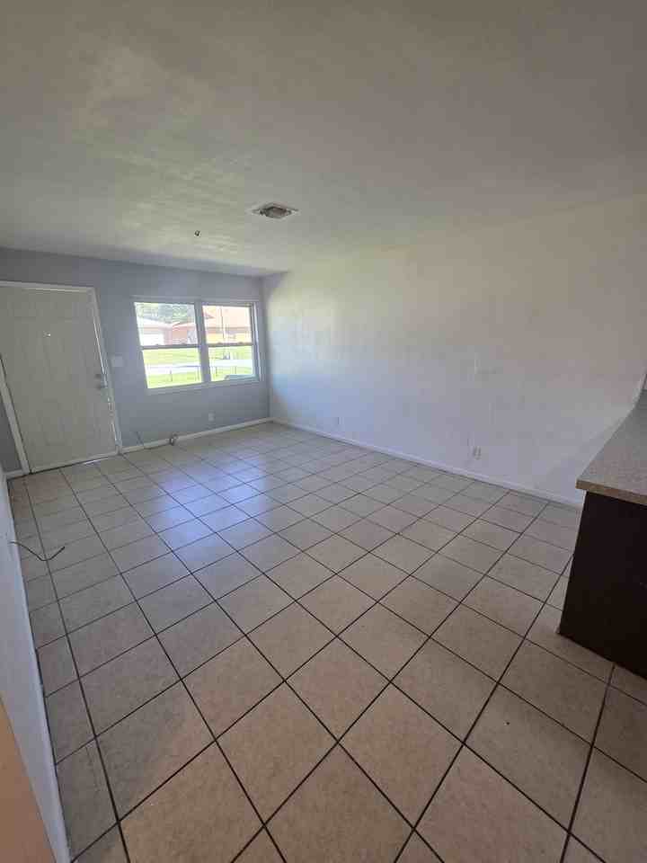 42 Nw 21st Pl #48 - Photo 2 of 9