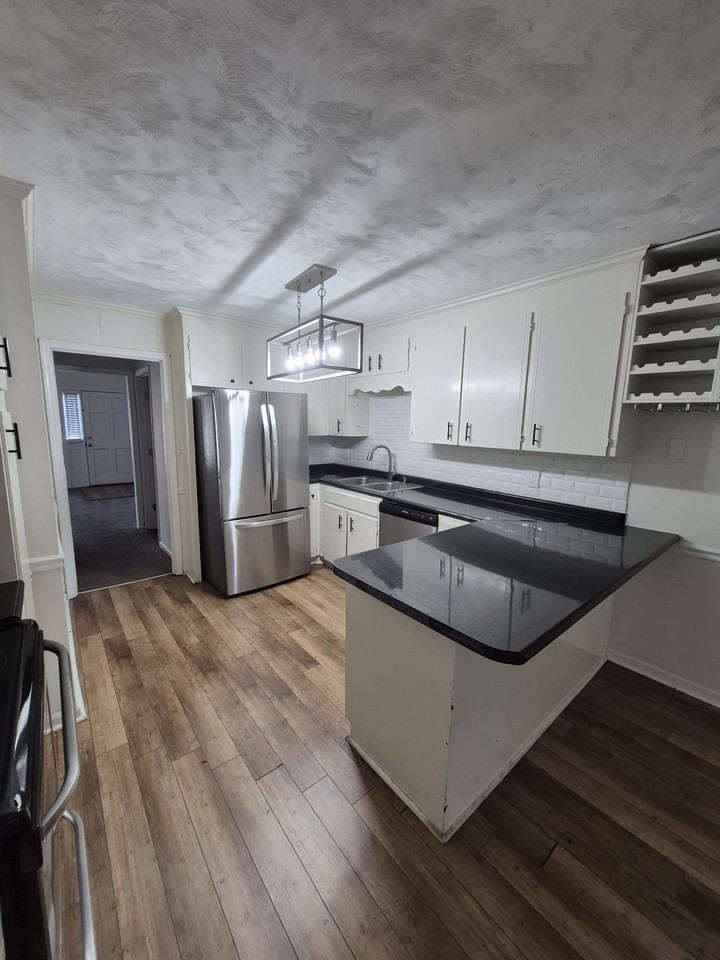 162 N Springs Ct #1 - Photo 3 of 11