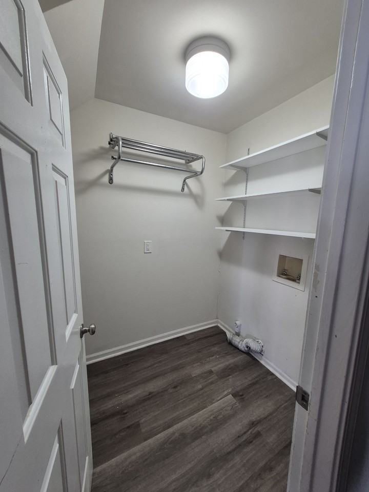 162 N Springs Ct #1 - Photo 5 of 11