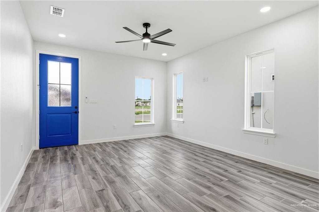 3221 Juan Castillo Avenue - Photo 3 of 12