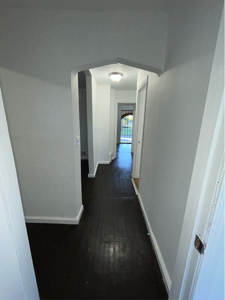 8109 Woodlawn St - Photo 5 of 21