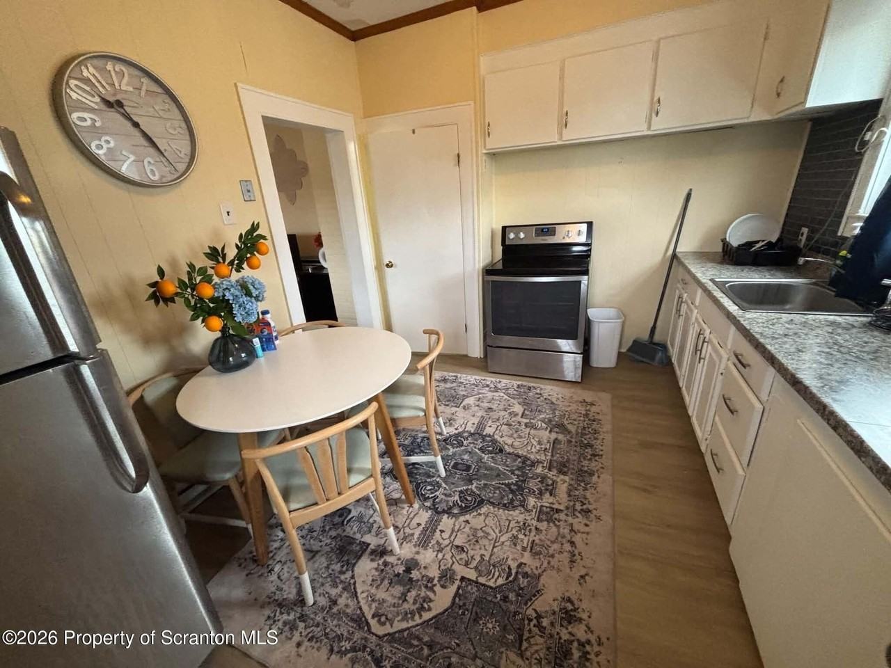 702 Main St - Photo 3 of 8