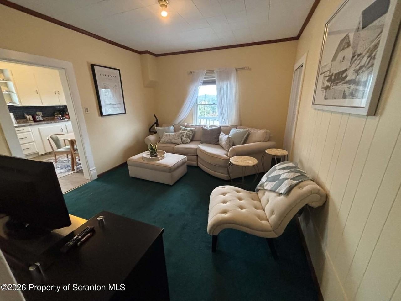 702 Main St - Photo 5 of 8