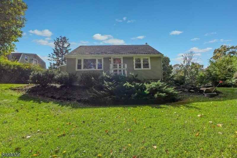 33 Abbott Rd - Photo 2 of 33