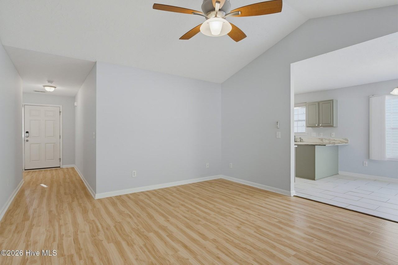 110 Belvedere Dr - Photo 4 of 31