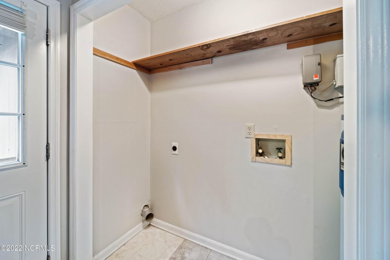 228 Cedar Creek Dr - Photo 6 of 16