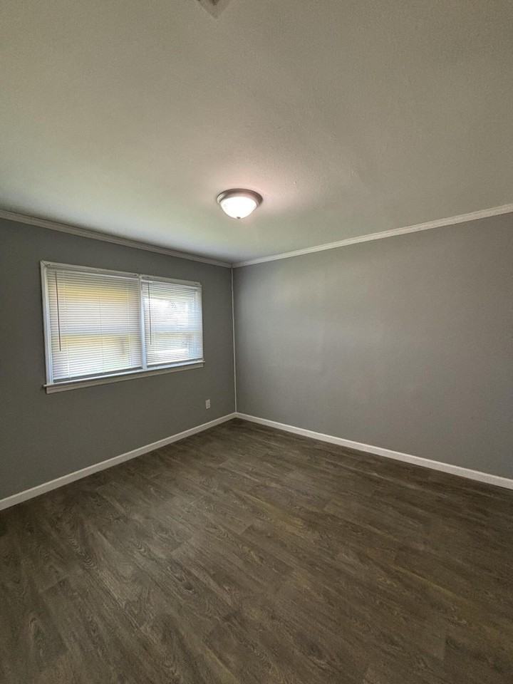 411 Artmus St - Photo 5 of 17