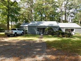 featured image of 3132 Country Club Rd