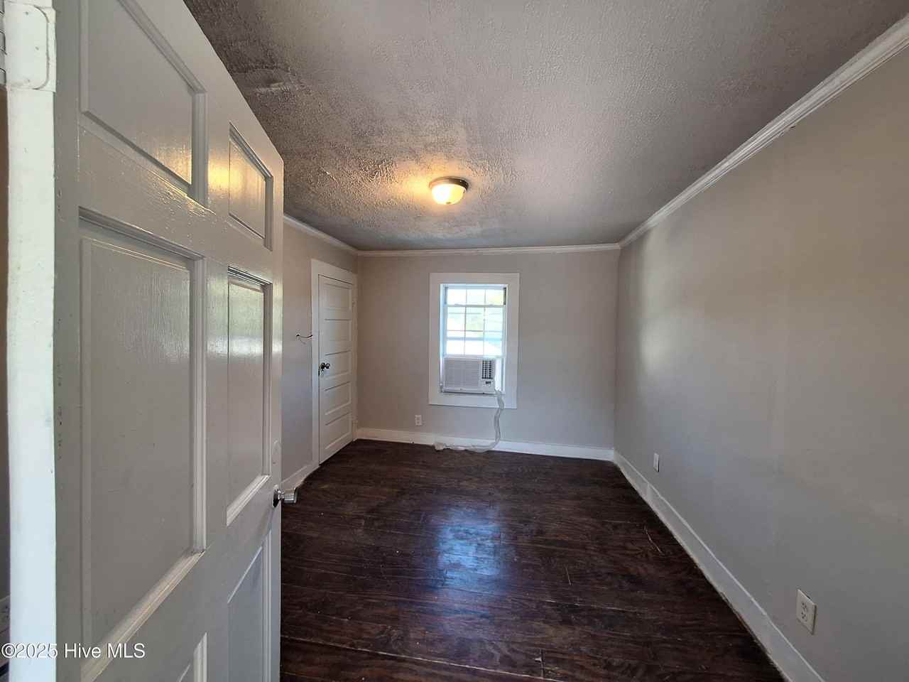 518 Mcrae St #B - Photo 7 of 10
