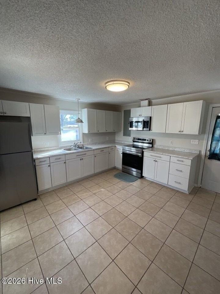 1524 Belgrade Swansboro Rd - Photo 5 of 12