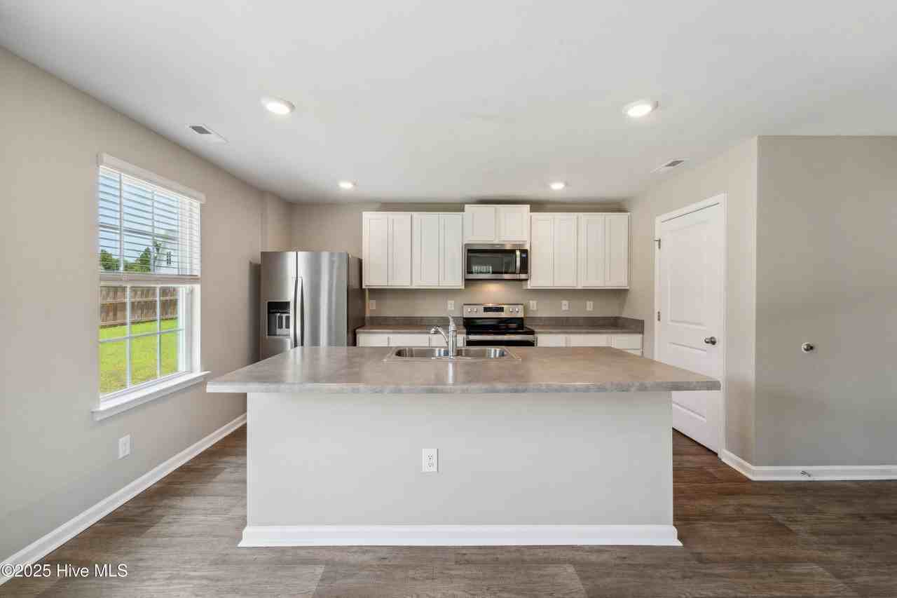 1140 Carteret Manor Dr - Photo 6 of 22