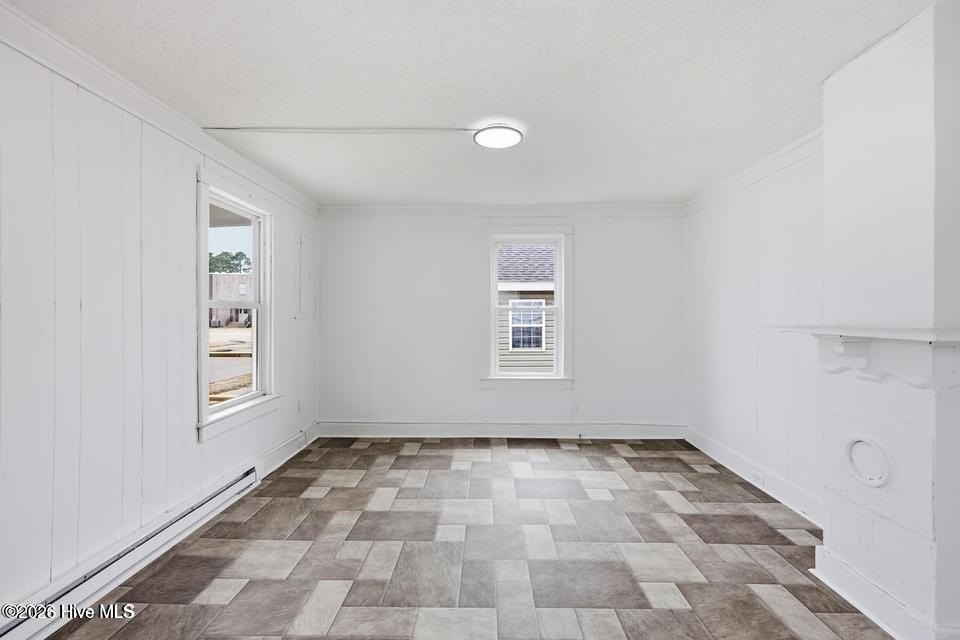200 Queen St - Photo 3 of 15
