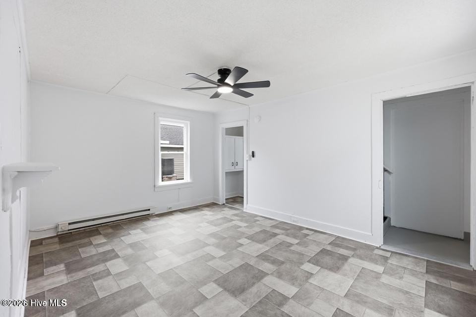 200 Queen St - Photo 6 of 15