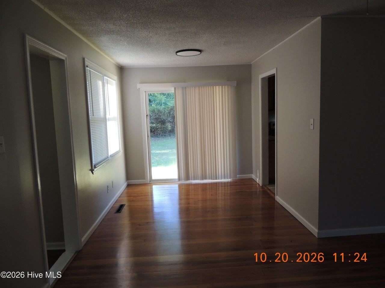 509 Henderson Dr - Photo 4 of 19