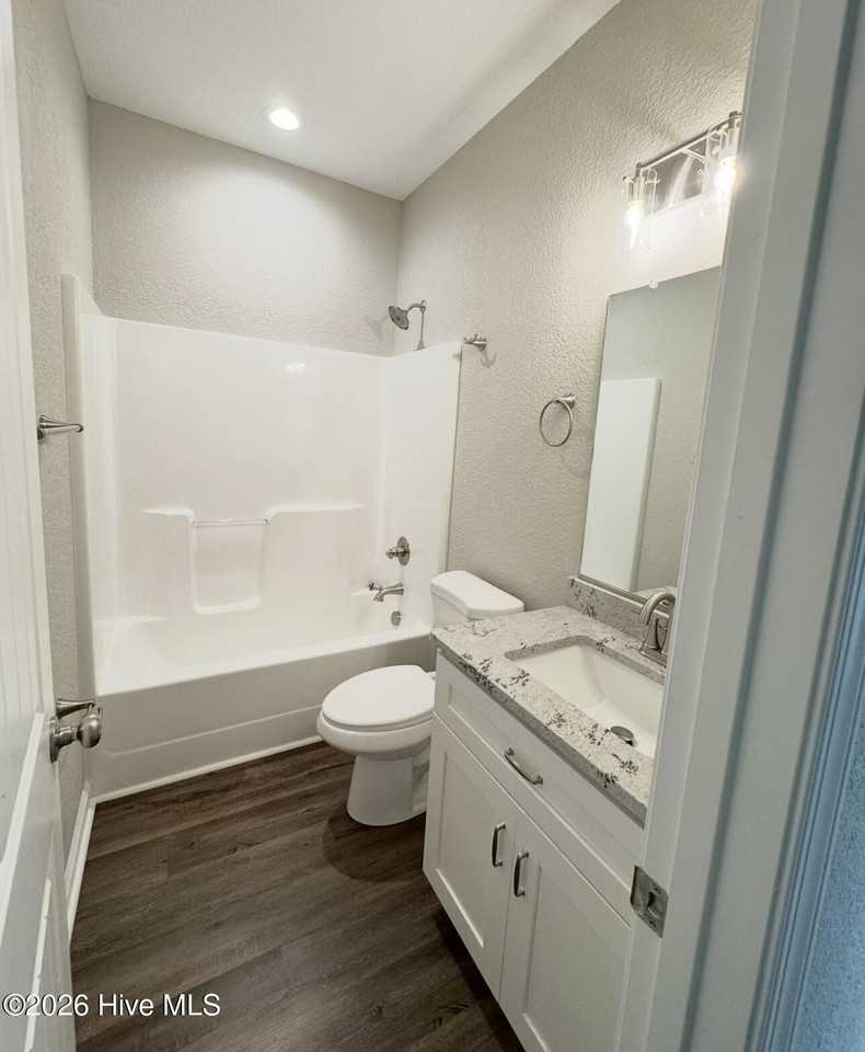 103 Halstead Dr - Photo 2 of 10