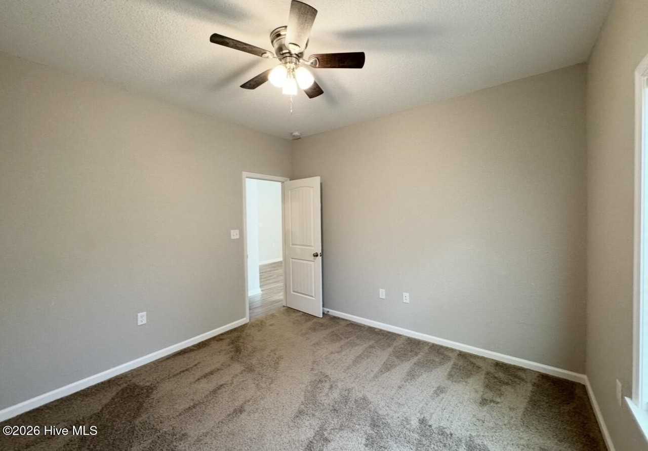 103 Halstead Dr - Photo 4 of 10