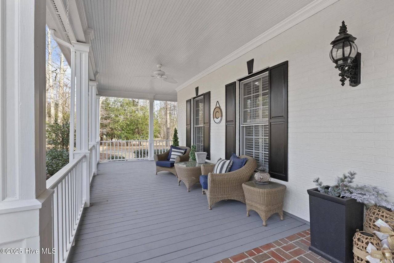 346 Royal Bluff Rd - Photo 6 of 50