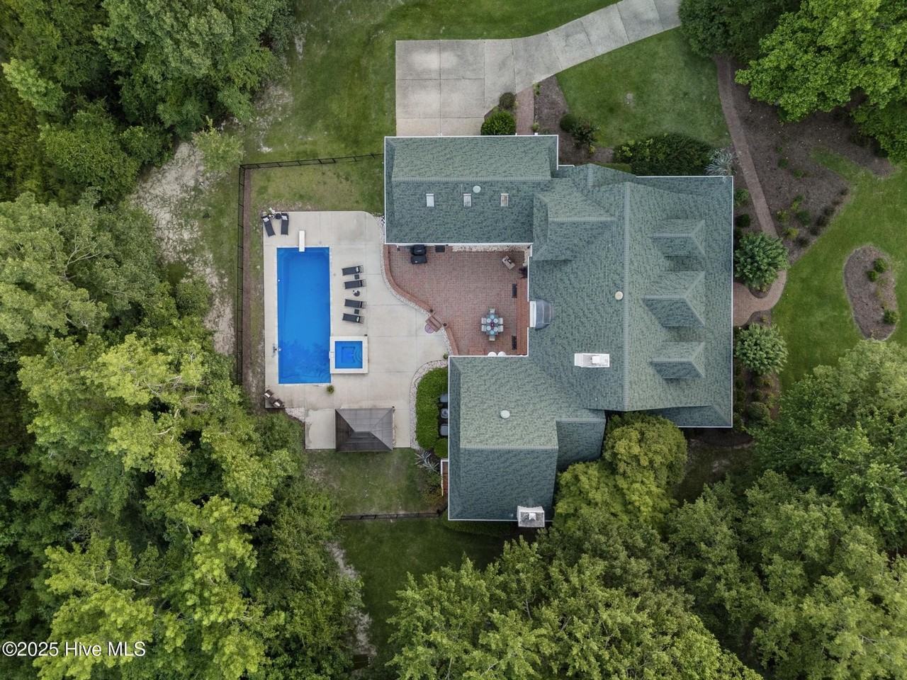 346 Royal Bluff Rd - Photo 7 of 50
