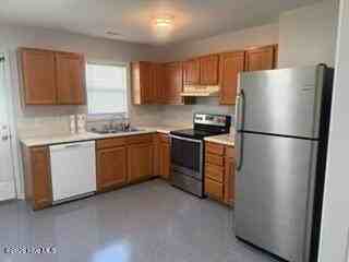 233 Lakewood Dr #A - Photo 3 of 10