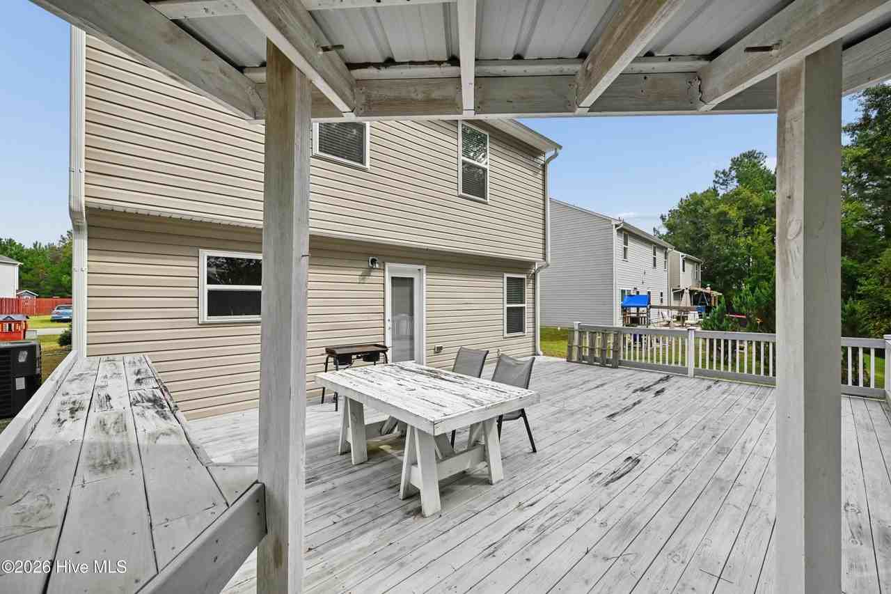 205 Chalet Rd - Photo 5 of 43